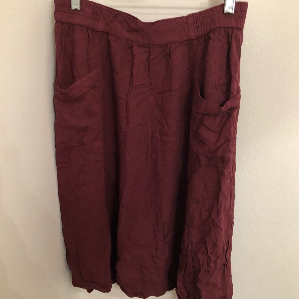 Maroon midi skirt